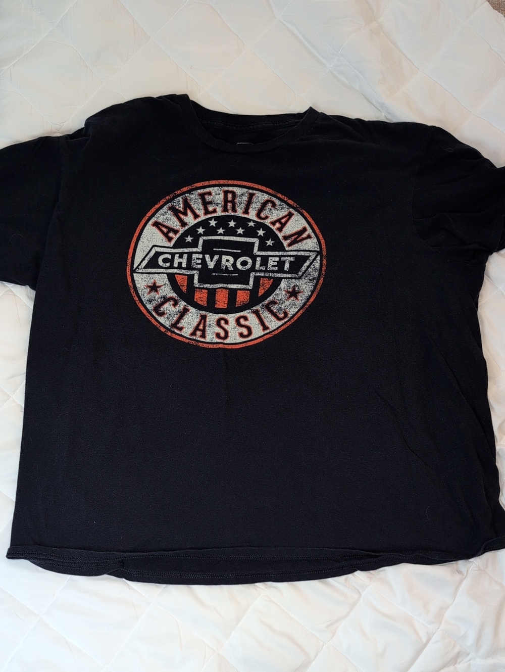 Chevrolet Men's Black Short-Sleeve Graphic Tee - American Classic Logo